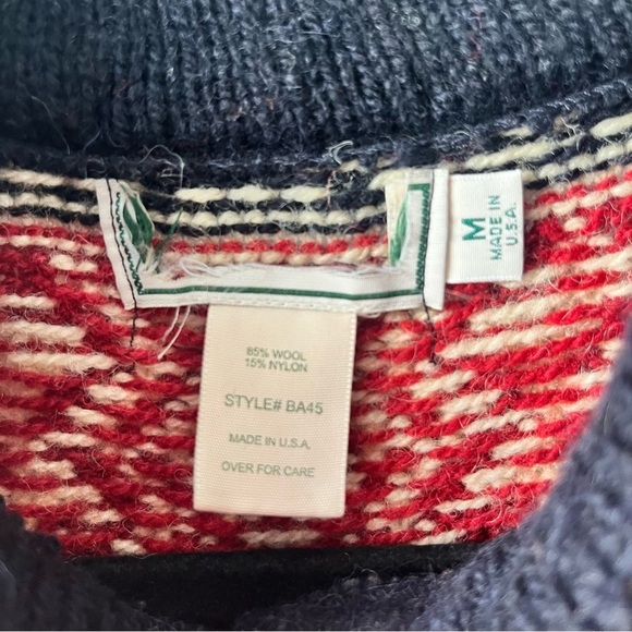 Vintage L.L.Bean Womens Sweater Size M Red White Geometric Wool Henley Neck - Picture 4 of 7